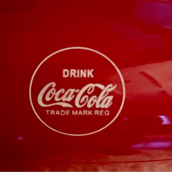 Coca Cola Mini Fridge - Picture 4 of 10